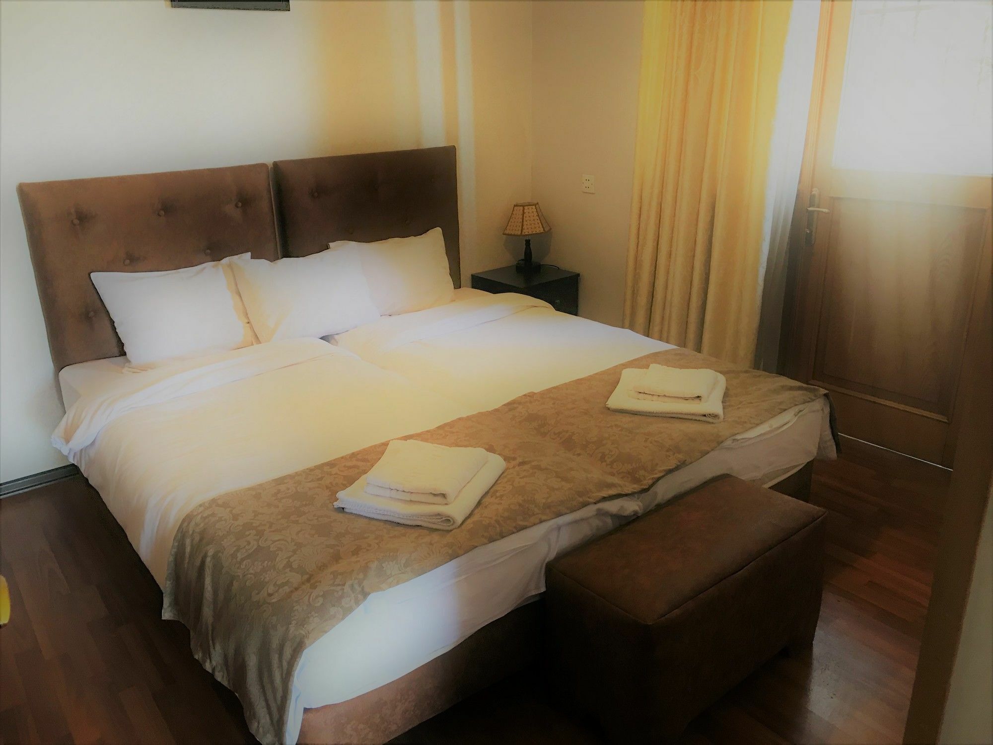 Valeria Hotel Tbilisi Ngoại thất bức ảnh